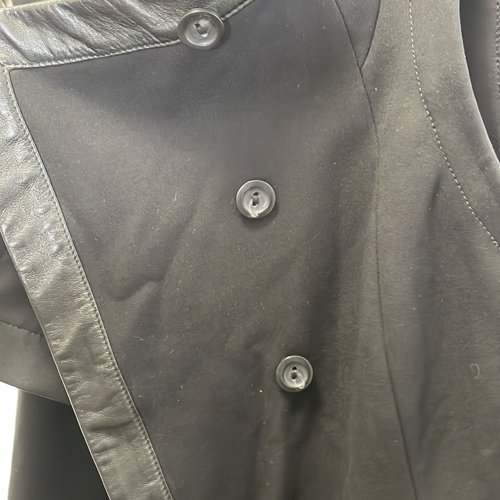Danier Greta Constantine Skin - Classic Leather Vest - Small - Picture 5 of 11